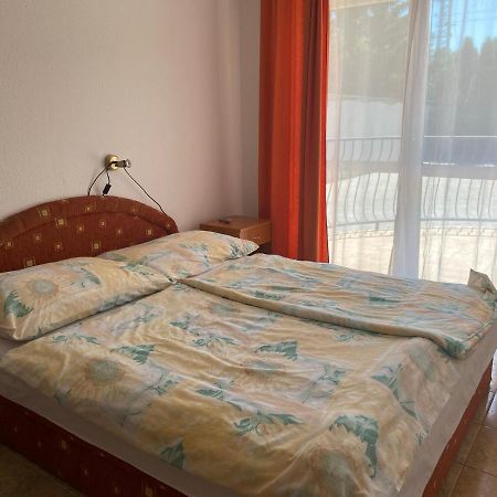 Abigel Apartmanhaz Balatonfured Exterior photo
