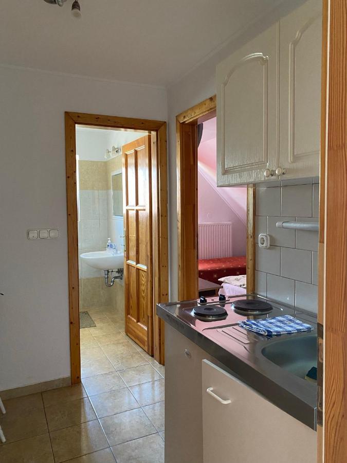 Abigel Apartmanhaz Balatonfured Exterior photo