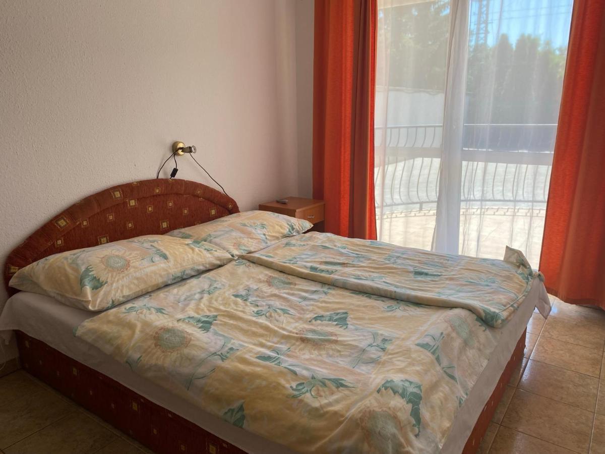 Abigel Apartmanhaz Balatonfured Exterior photo