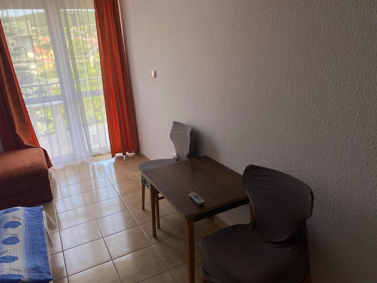 Abigel Apartmanhaz Balatonfured Exterior photo